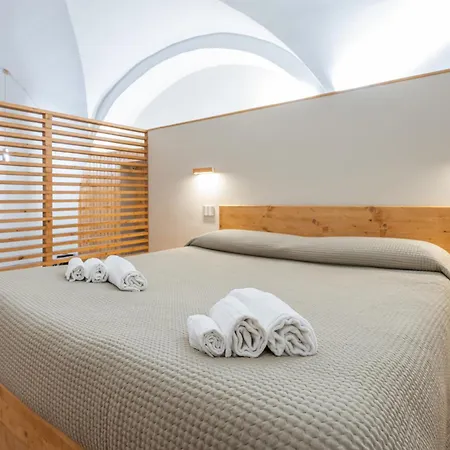 Art Center By Wonderful Italy * Katanya